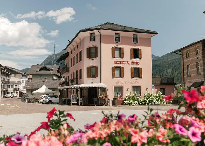 Hotel Al Bivio - Pizzeria, Pool & Sauna